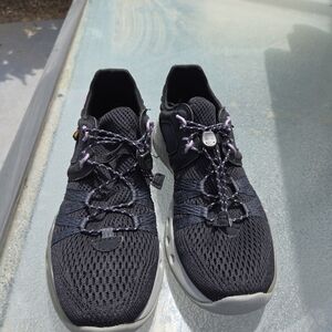 Teva Sz 7.5 Black Womens Sneakers